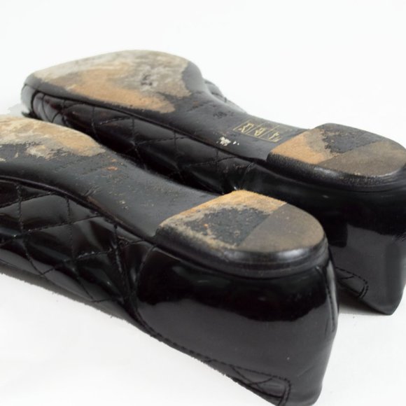 BURBERRY Vintage Black Patent Quilted Buckle Flats - Picture 9 of 11